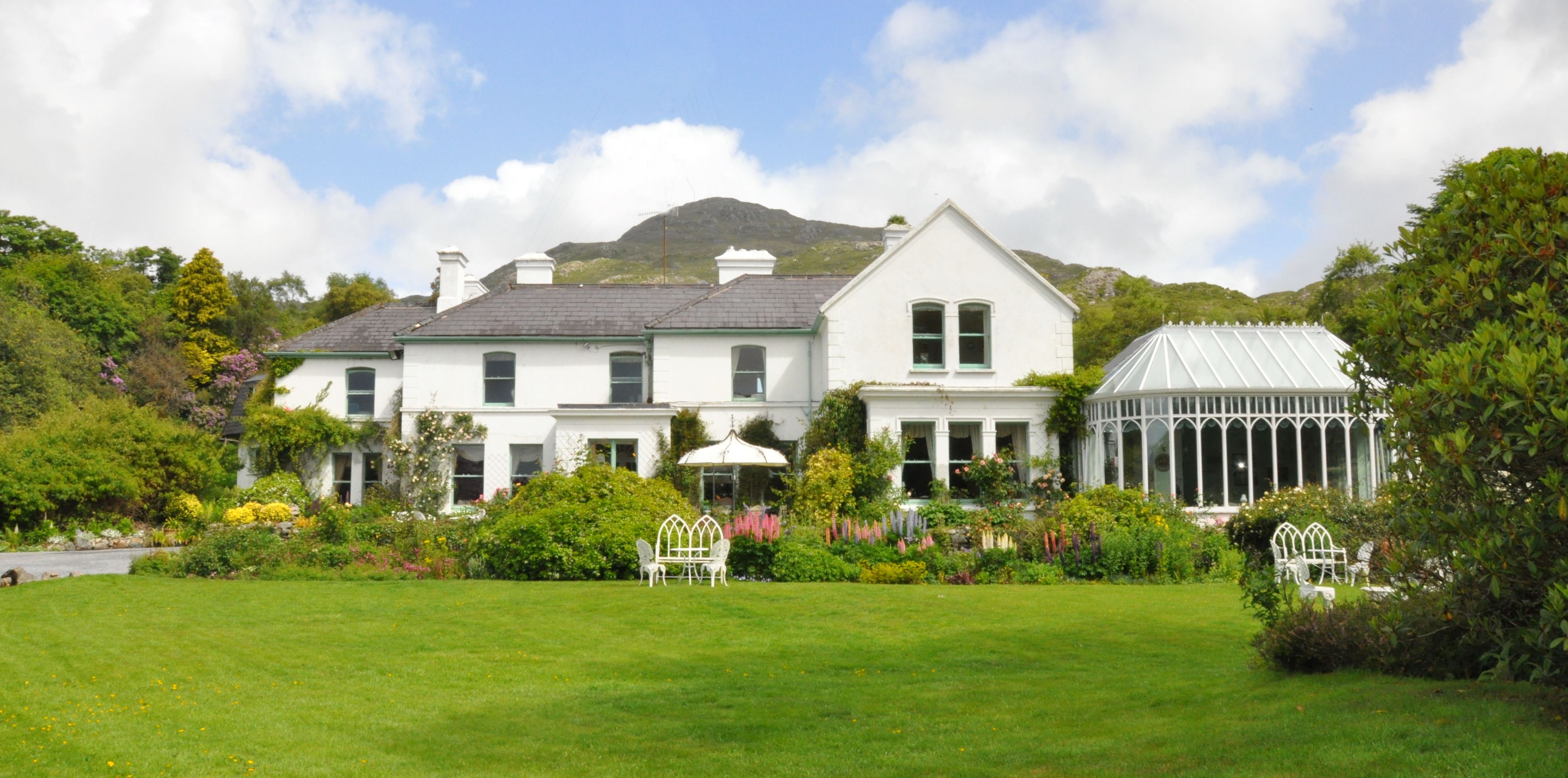 Cashel house exterior    website sized irelandsbluebook